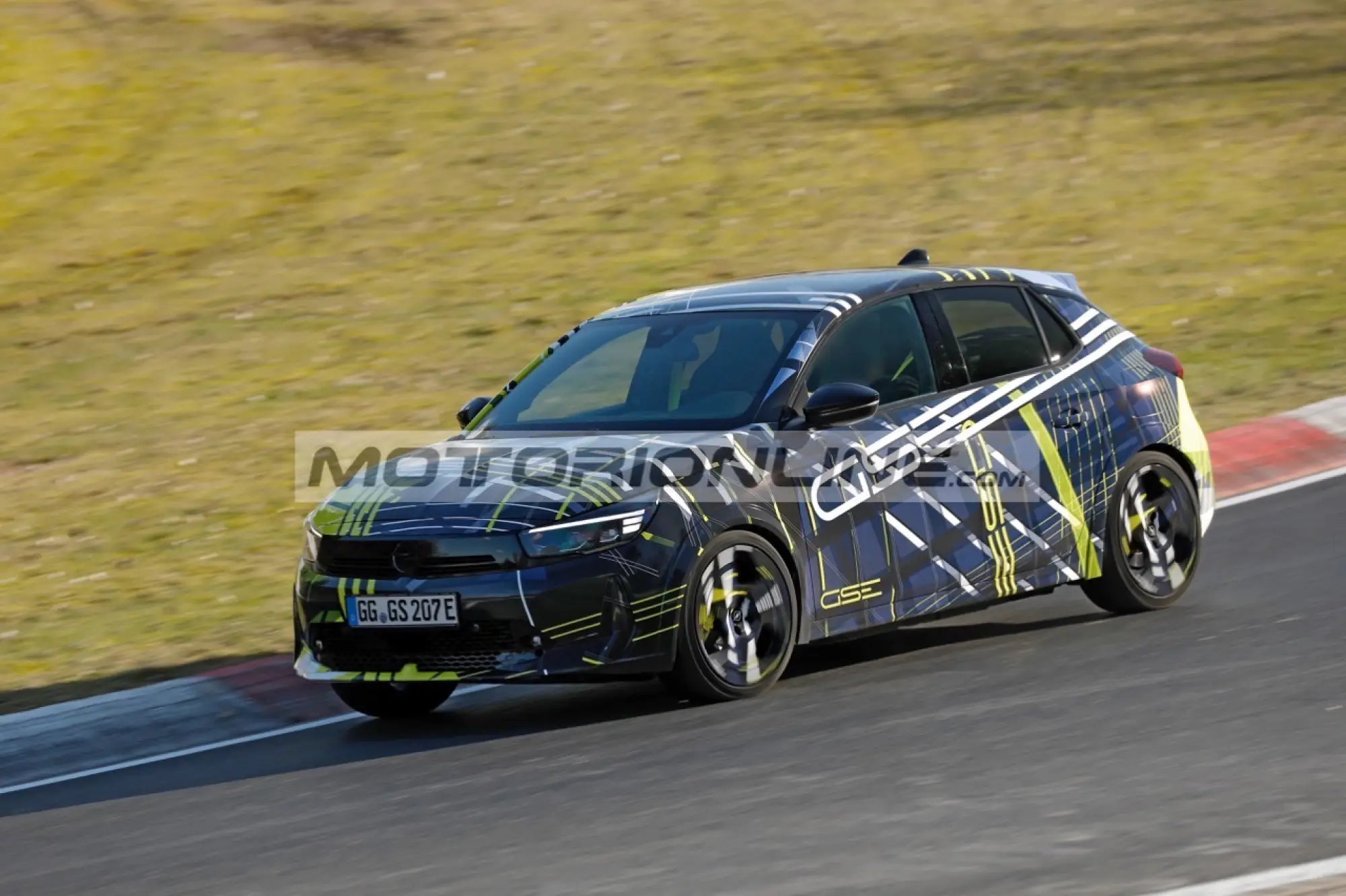 Opel Corsa GSE - Foto spia 27-3-2026 - 17