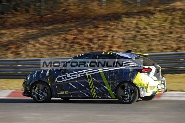 Opel Corsa GSE - Foto spia 27-3-2026 - 25