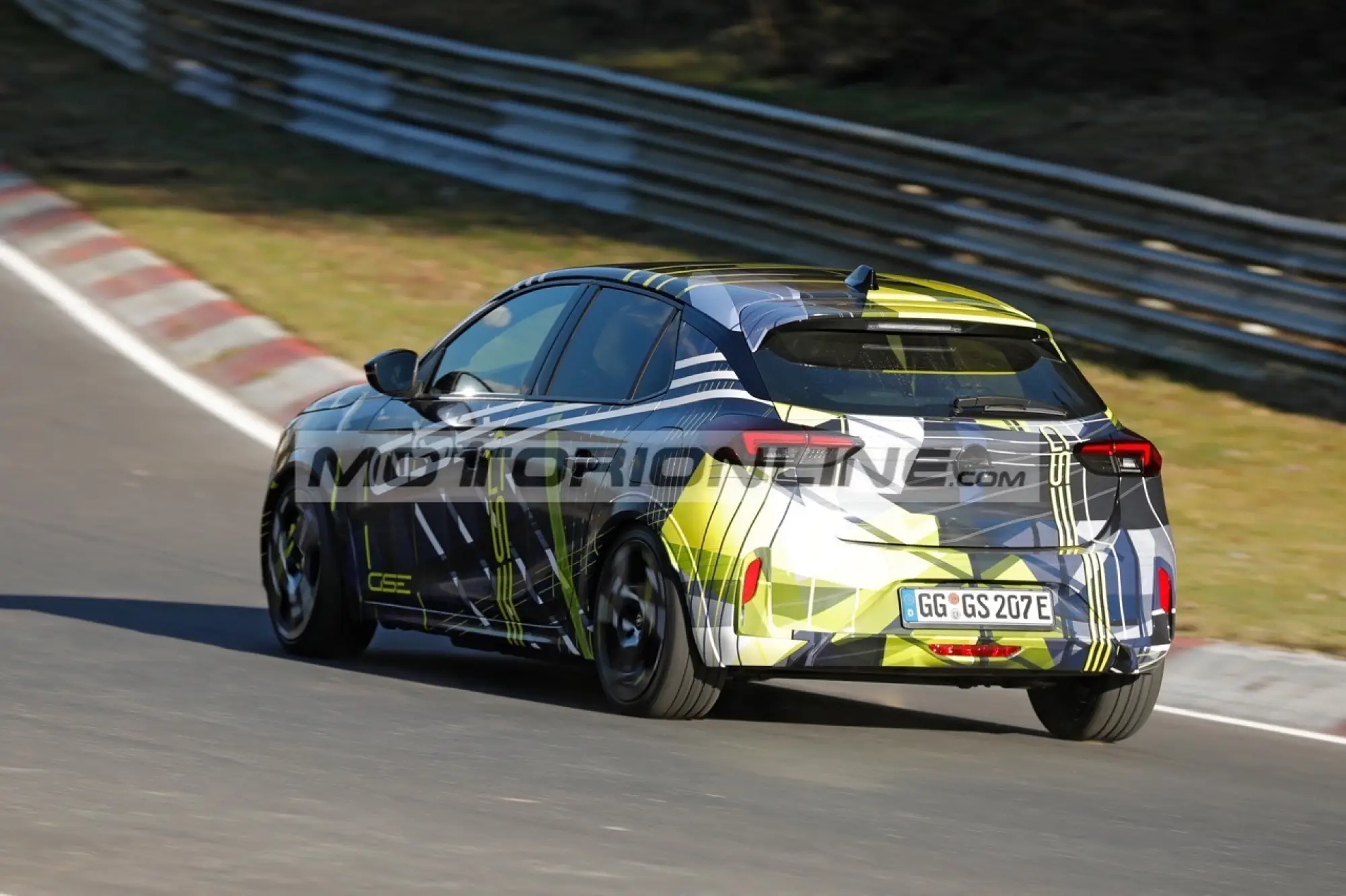 Opel Corsa GSE - Foto spia 27-3-2026 - 22