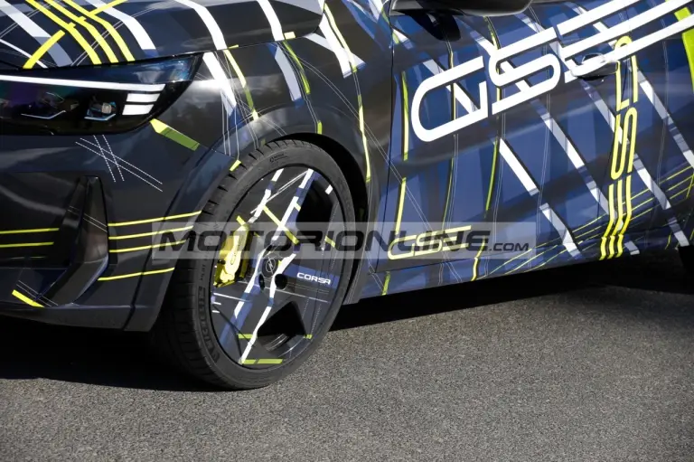 Opel Corsa GSE - Foto spia 27-3-2026 - 28