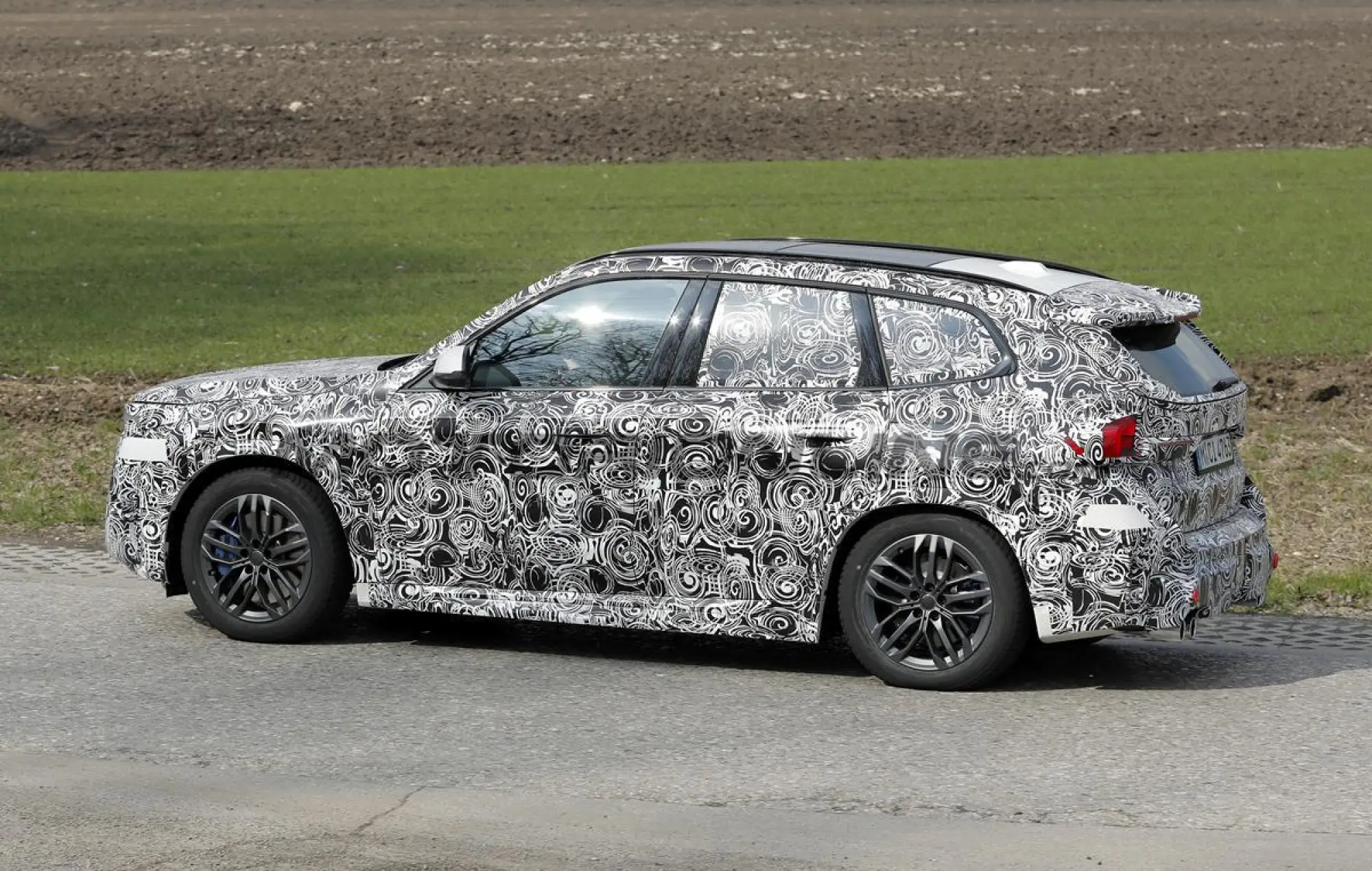 BMW X1 2027 - Foto spia 31-03-2026 - 9