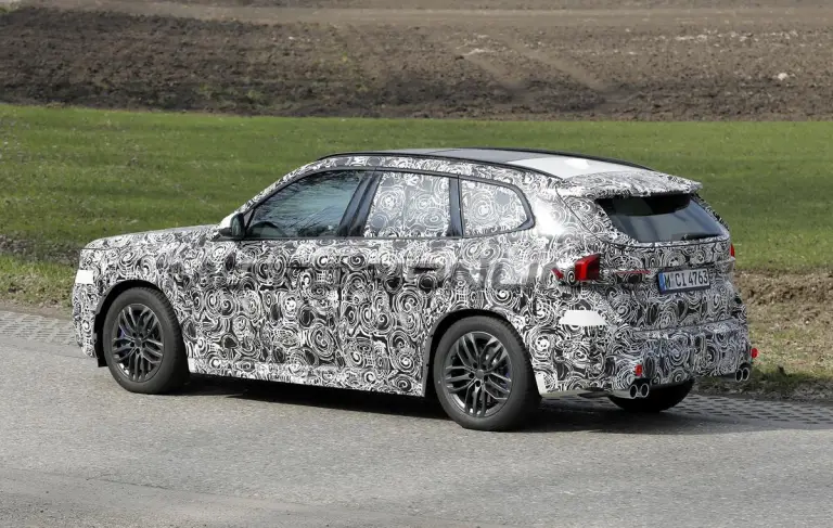 BMW X1 2027 - Foto spia 31-03-2026 - 13