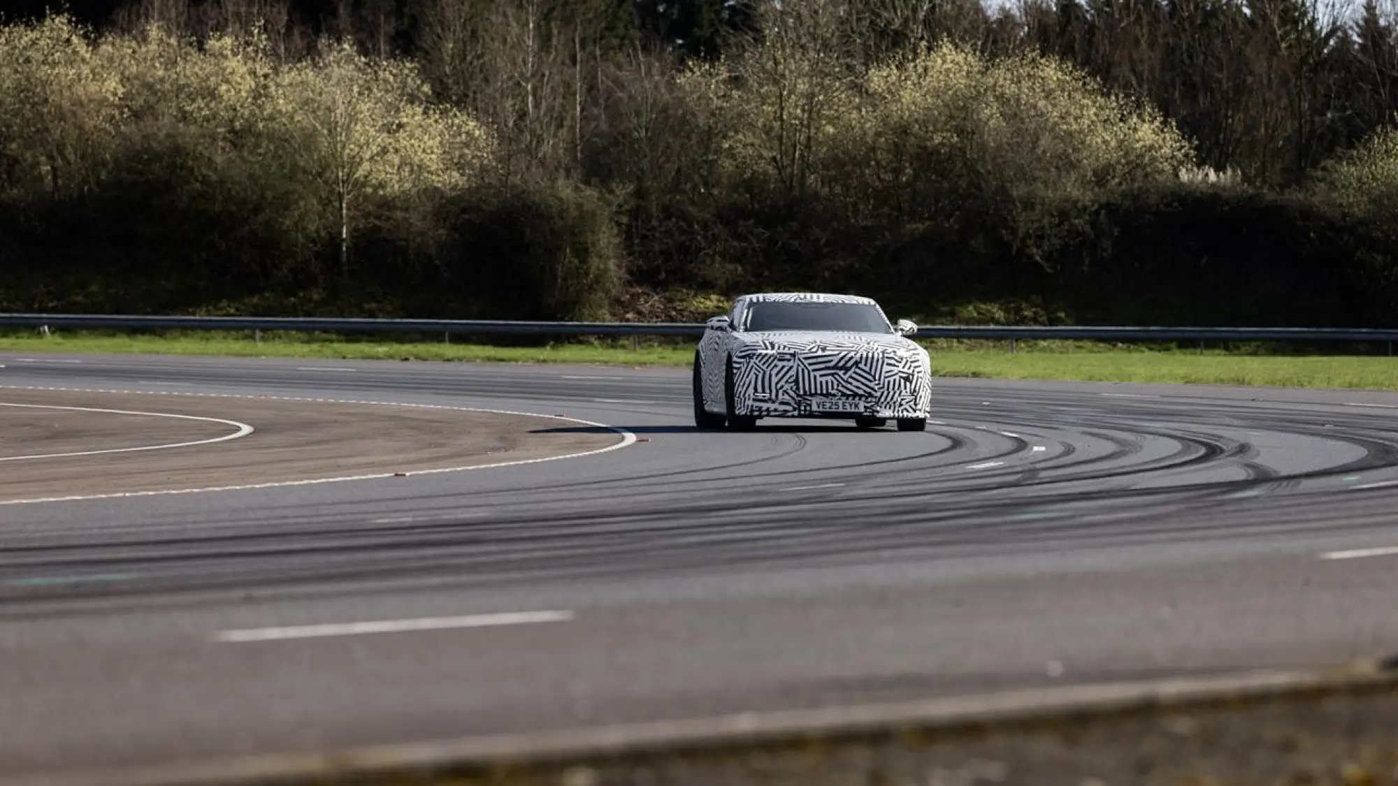 Jaguar GT elettrica - Spirito di guida - 6
