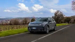 Leapmotor C10 Reev Hybrid prova su strada