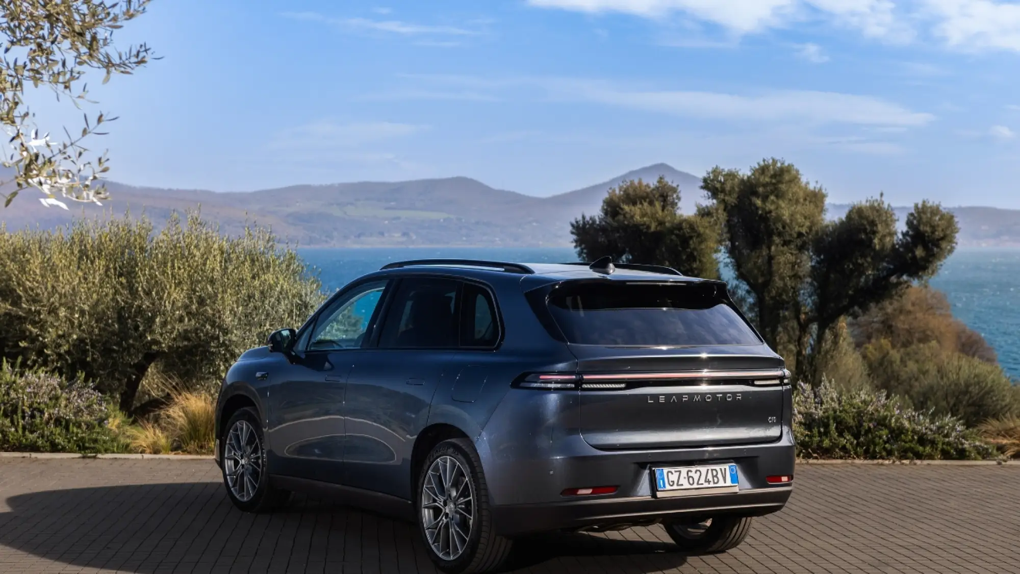 Leapmotor C10 Reev Hybrid prova su strada - 7