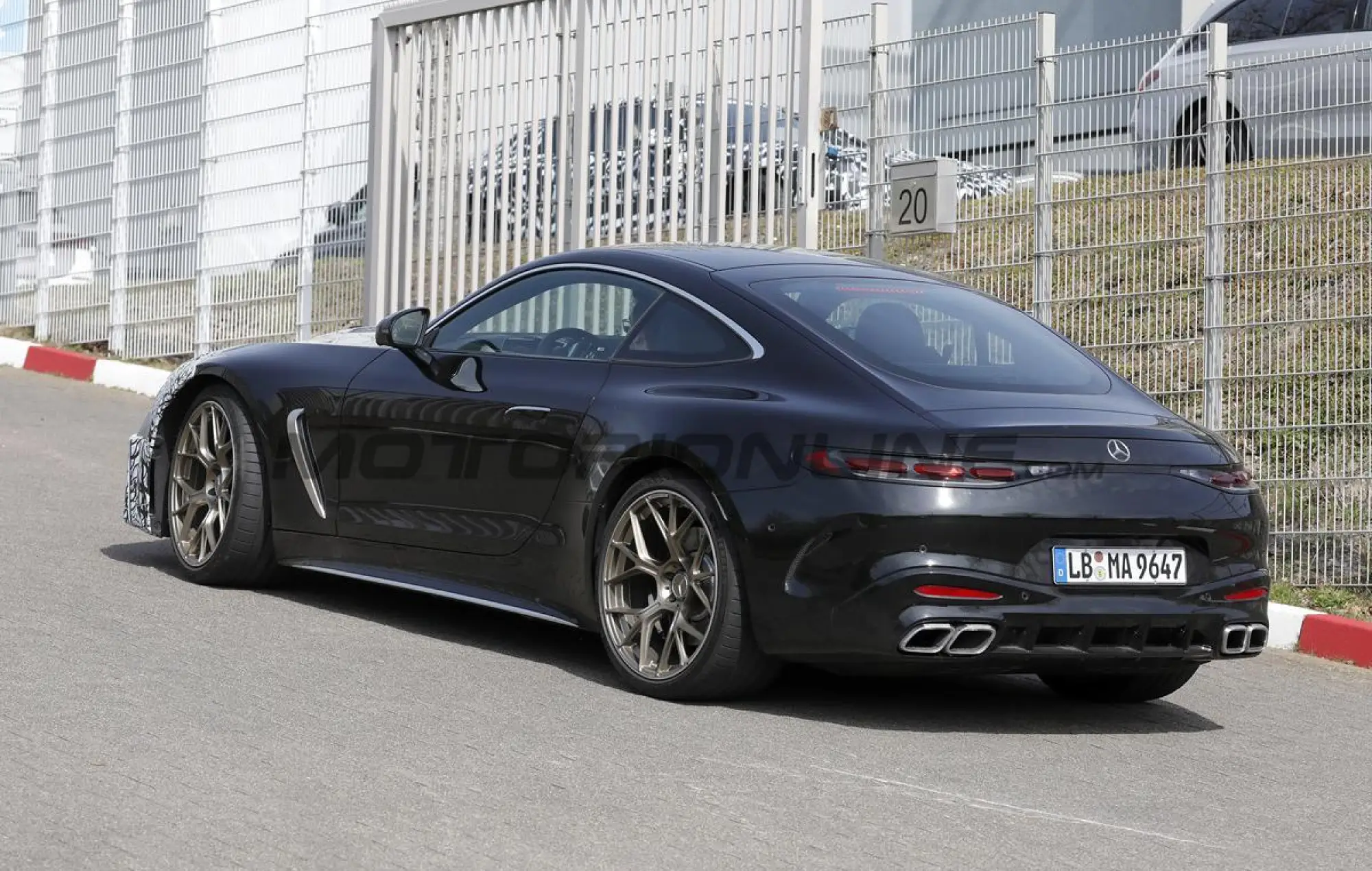 Mercedes-AMG SL e GT 2027 - Foto spia 08-04-2026 - 8
