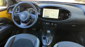 Toyota Aygo X Hybrid 2026 - Come va