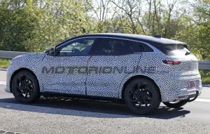 Renault Megane E-Tech 2027 - Foto spia 10-04-2026