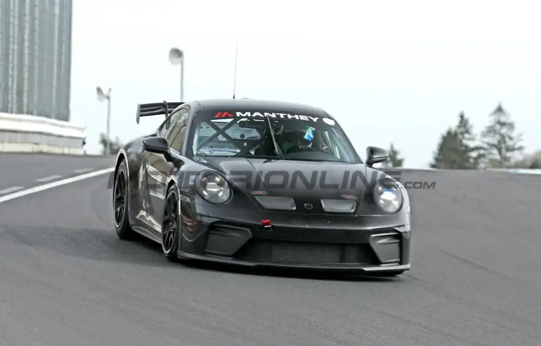 Porsche 911 GT4 - Foto spia 14-04-2026 - 1