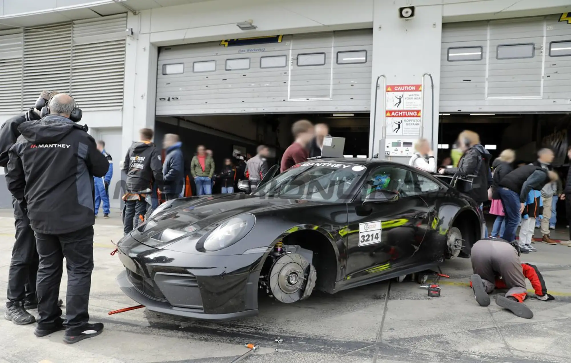 Porsche 911 GT4 - Foto spia 14-04-2026 - 11