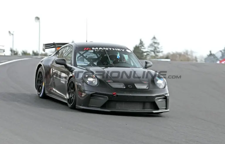 Porsche 911 GT4 - Foto spia 14-04-2026 - 3