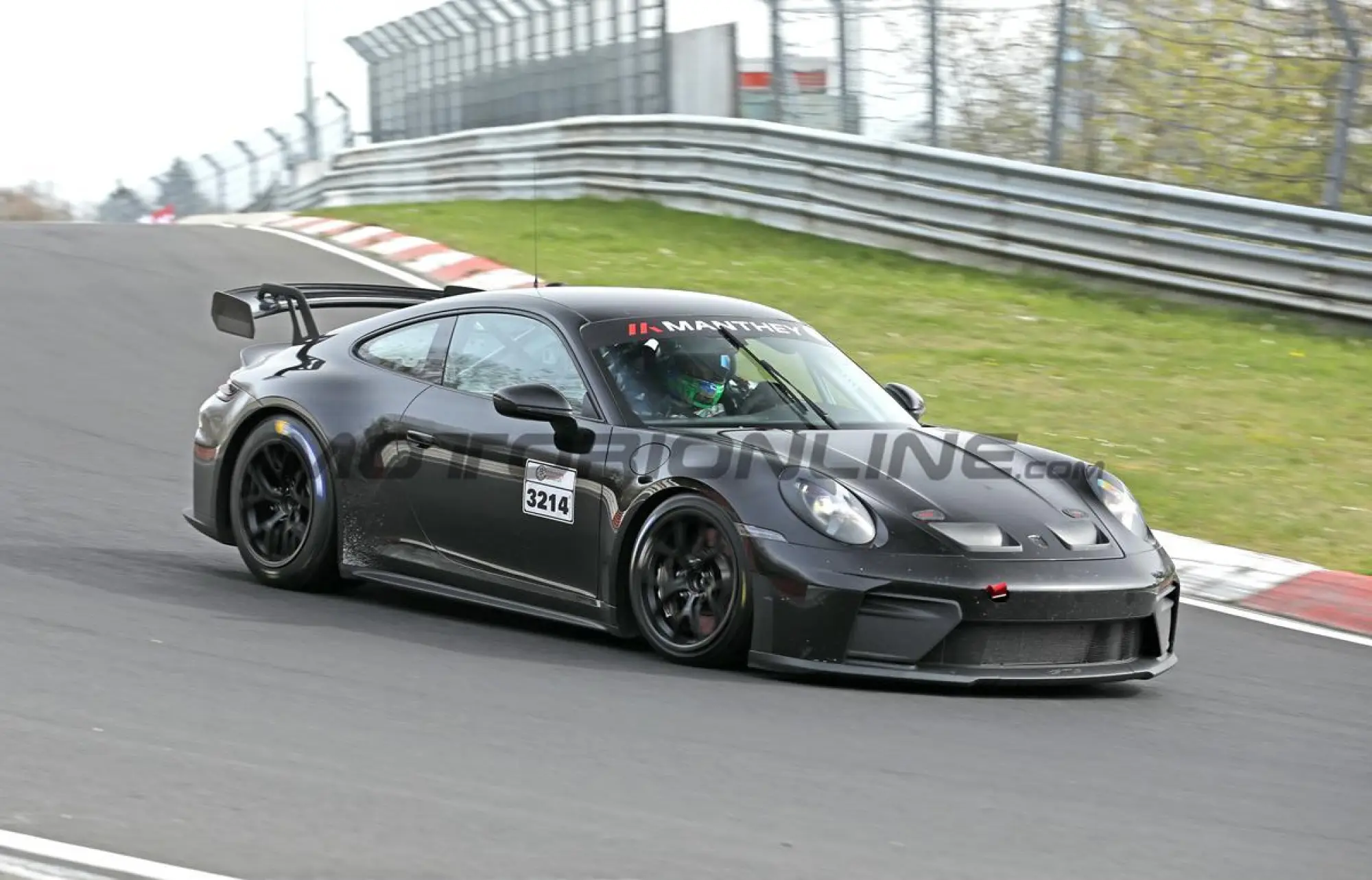 Porsche 911 GT4 - Foto spia 14-04-2026 - 2