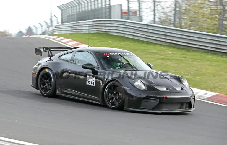 Porsche 911 GT4 - Foto spia 14-04-2026 - 2