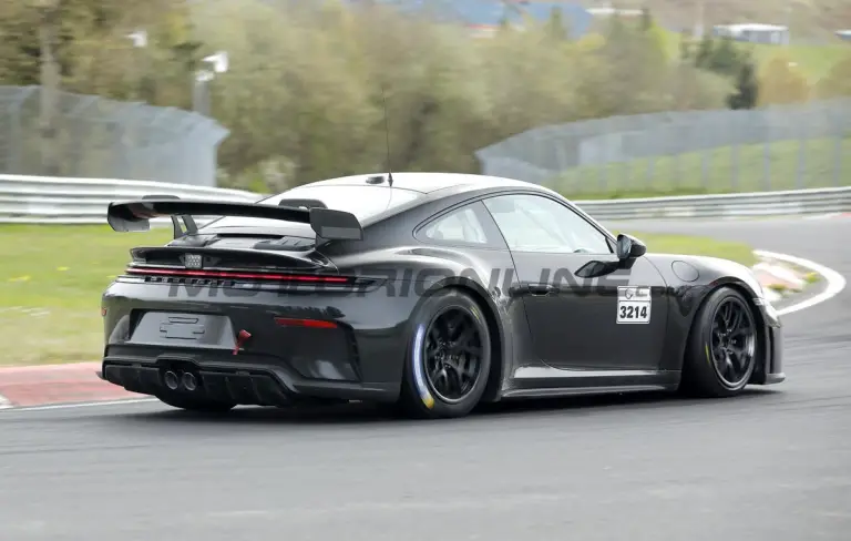 Porsche 911 GT4 - Foto spia 14-04-2026 - 4