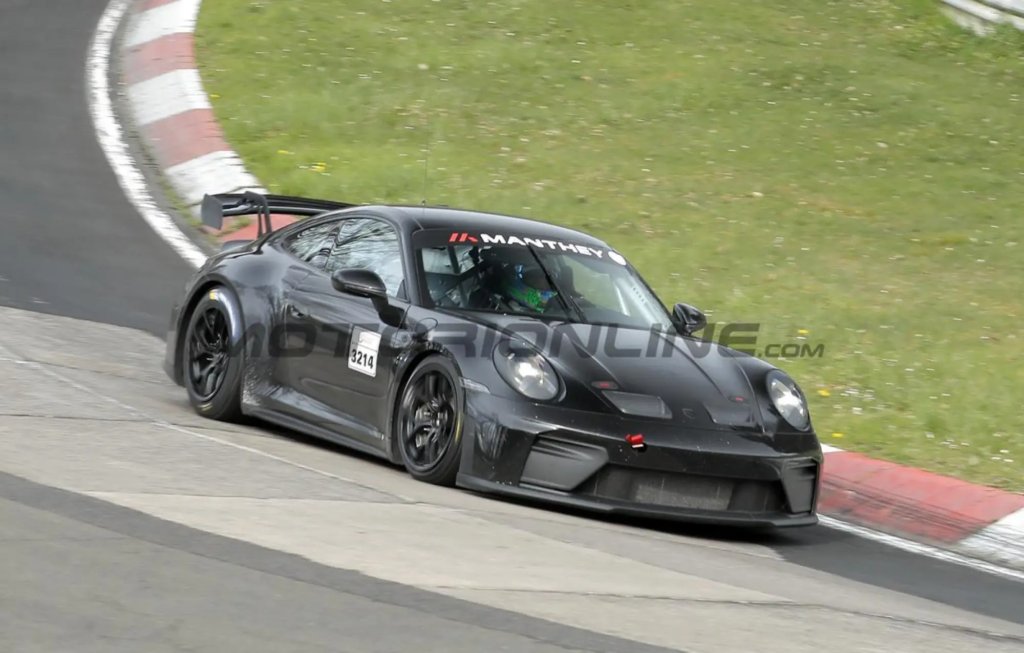 Porsche 911 GT4 - Foto spia 14-04-2026 - 10