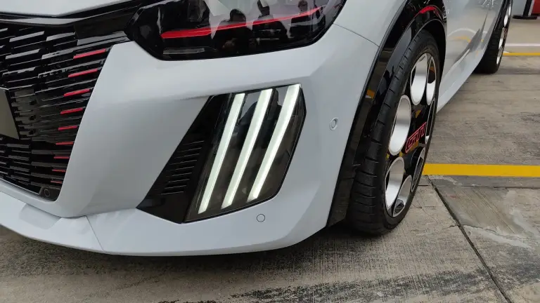 Peugeot 208 GTi 2026 - Foto Imola - 13