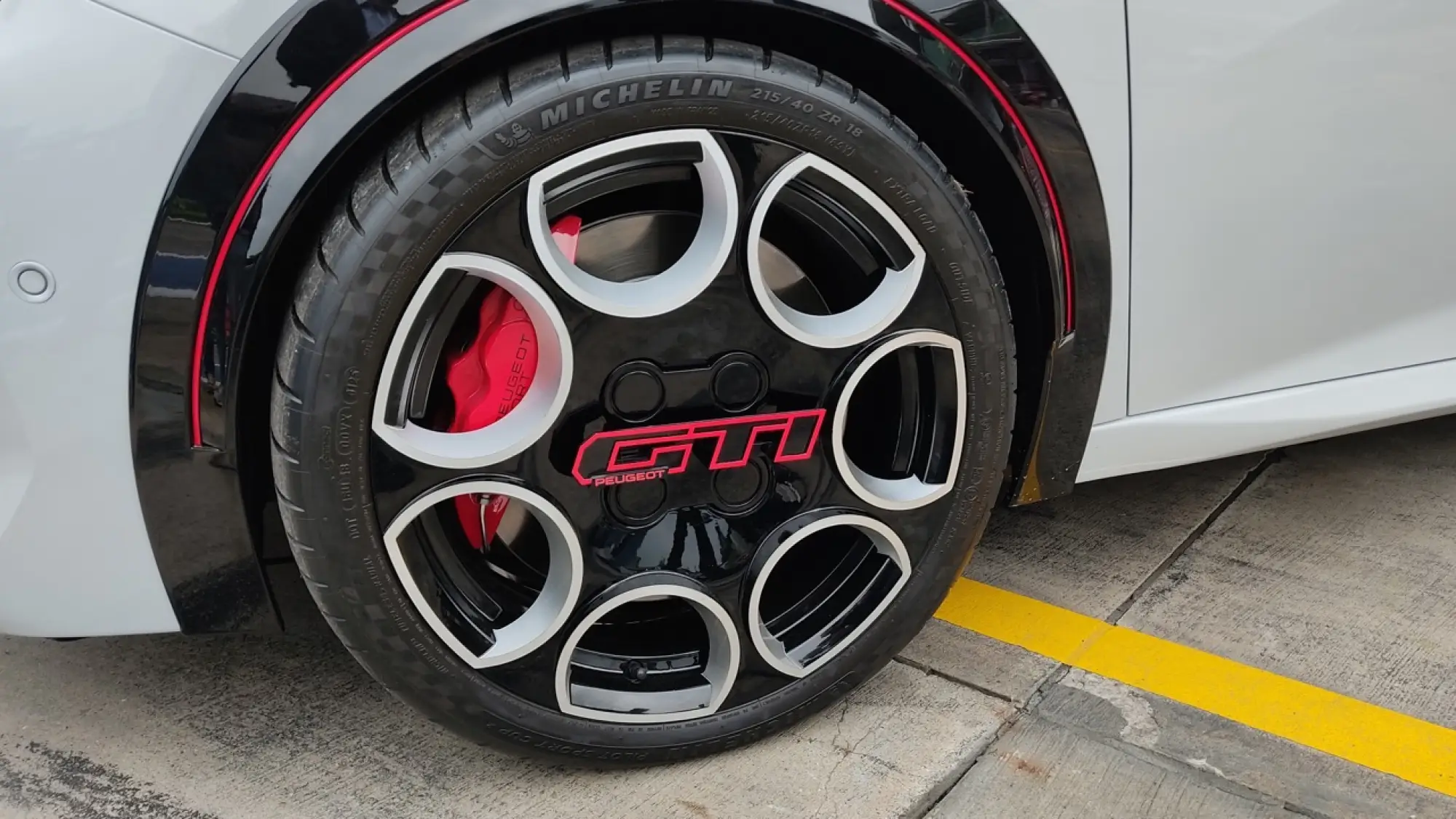 Peugeot 208 GTi 2026 - Foto Imola - 4