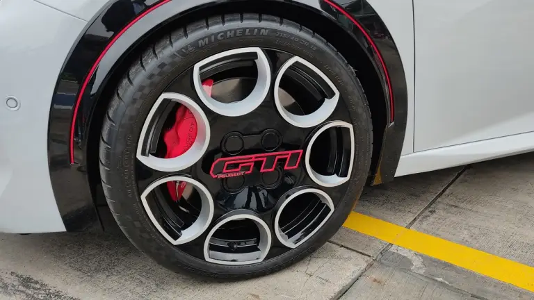 Peugeot 208 GTi 2026 - Foto Imola - 4
