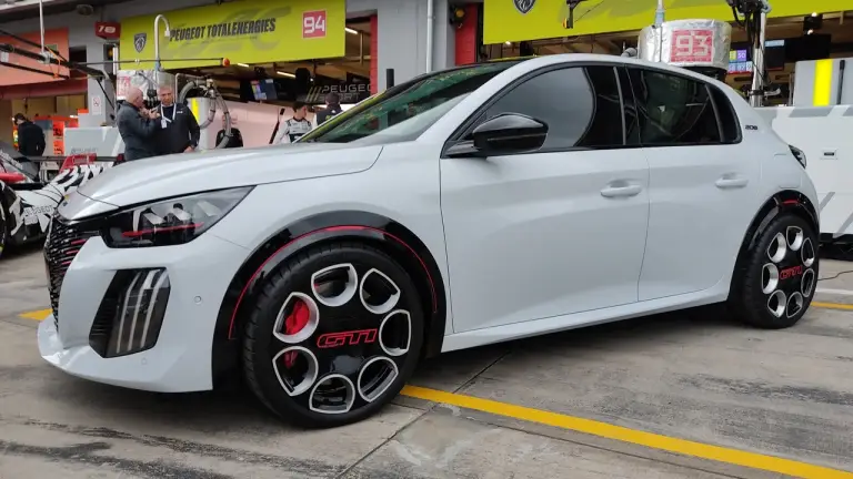 Peugeot 208 GTi 2026 - Foto Imola - 18