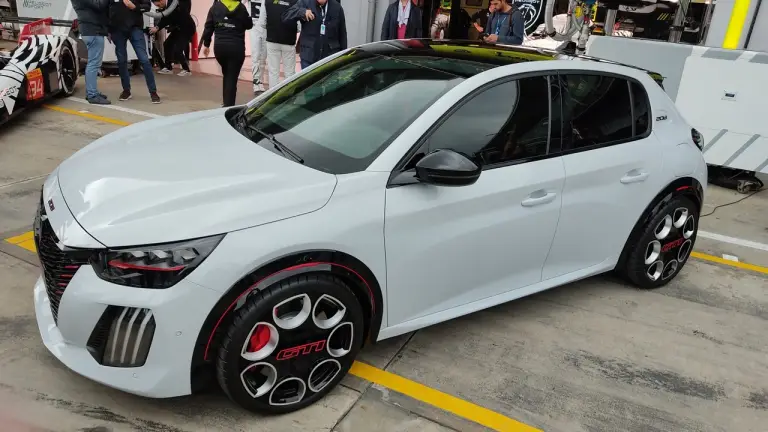 Peugeot 208 GTi 2026 - Foto Imola - 23