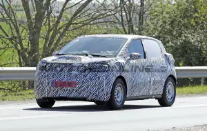 Dacia compatta elettrica - Foto spia 17-04-2026