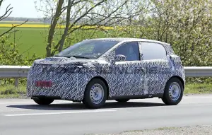 Dacia compatta elettrica - Foto spia 17-04-2026