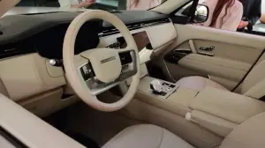 Range Rover Traces - Milano Design Week 2026