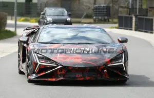 Lamborghini Revuelto SV - Foto spia 21-04-2026