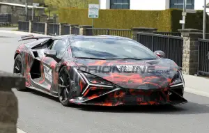 Lamborghini Revuelto SV - Foto spia 21-04-2026