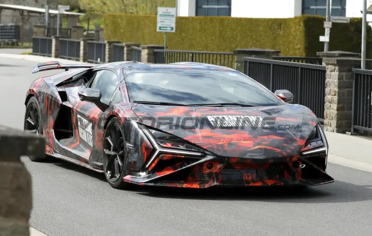 Lamborghini Revuelto SV - Foto spia 21-04-2026 - 5