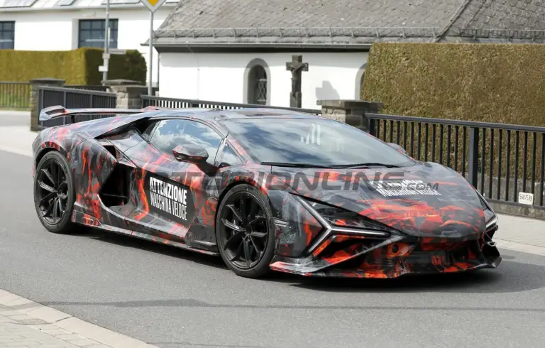 Lamborghini Revuelto SV - Foto spia 21-04-2026 - 4
