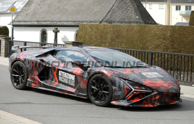 Lamborghini Revuelto SV - Foto spia 21-04-2026 - 9