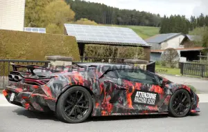 Lamborghini Revuelto SV - Foto spia 21-04-2026