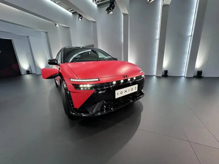 Hyundai IONIQ 3 - Foto live - 11
