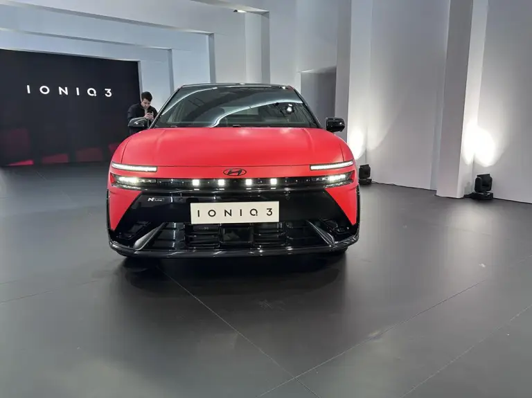 Hyundai IONIQ 3 - Foto live - 15