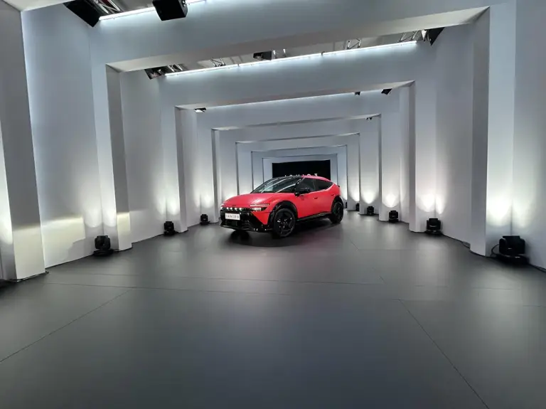 Hyundai IONIQ 3 - Foto live - 2