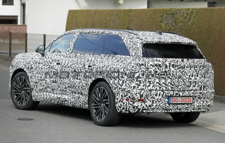 Lexus TZ - Foto spia 21-04-2026 - 11