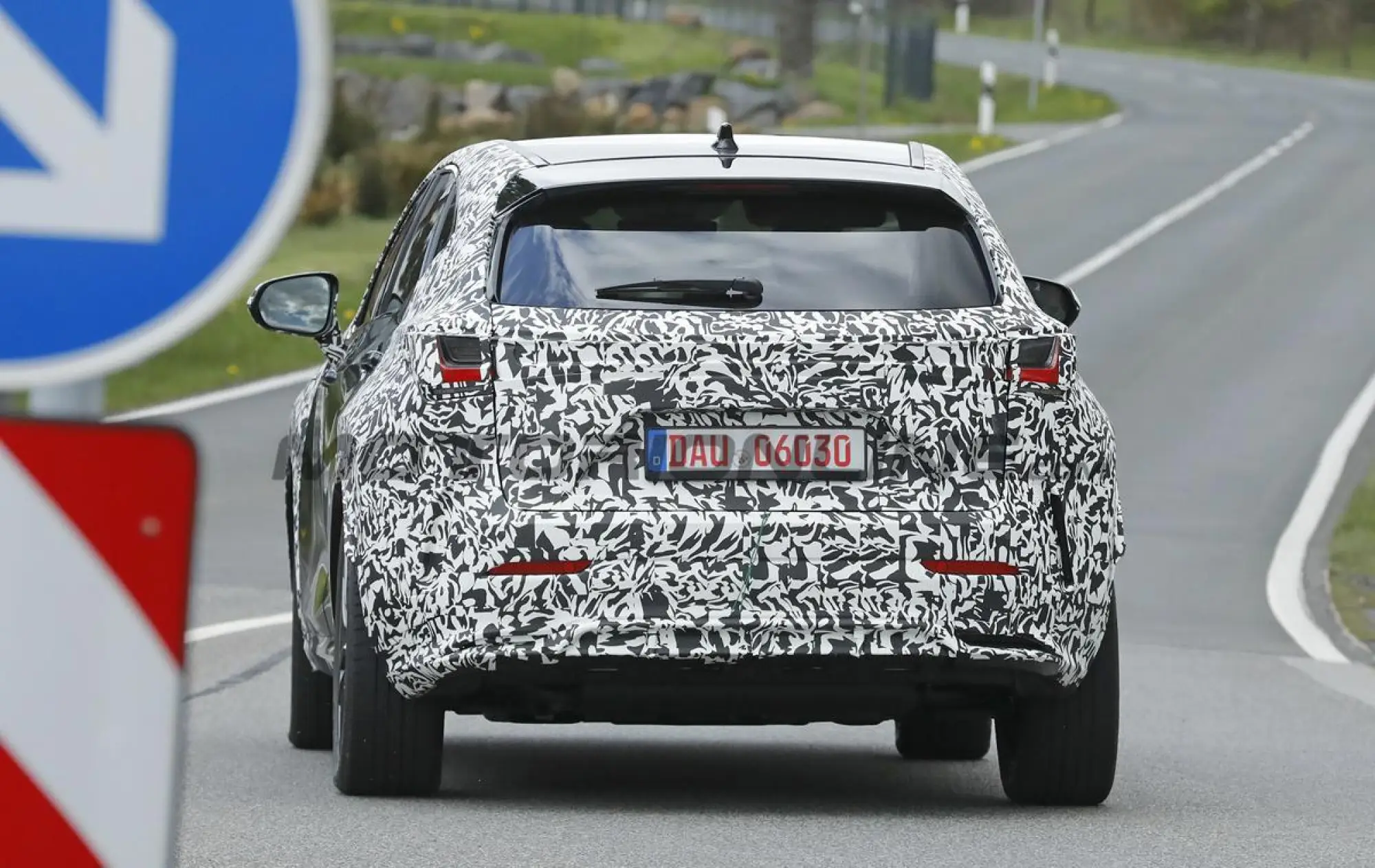 Lexus NX 2027 - Foto spia 22-04-2026 - 10