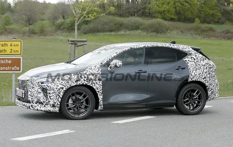 Lexus NX 2027 - Foto spia 22-04-2026 - 8