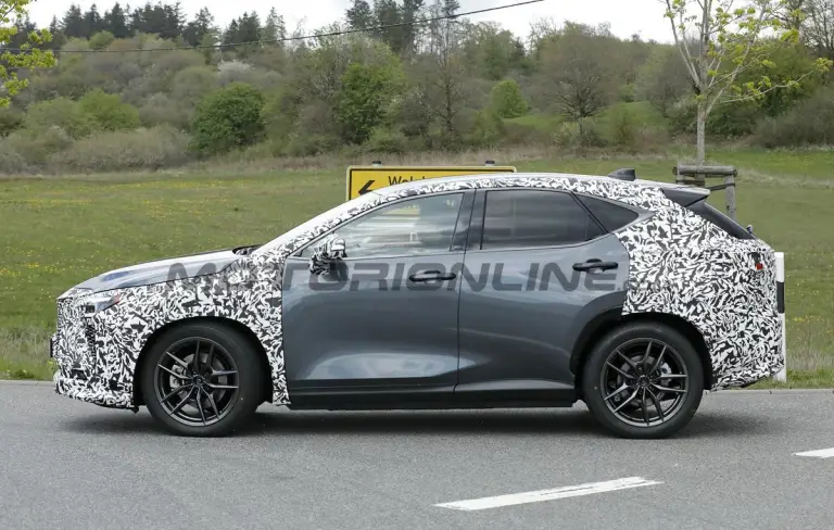Lexus NX 2027 - Foto spia 22-04-2026 - 4