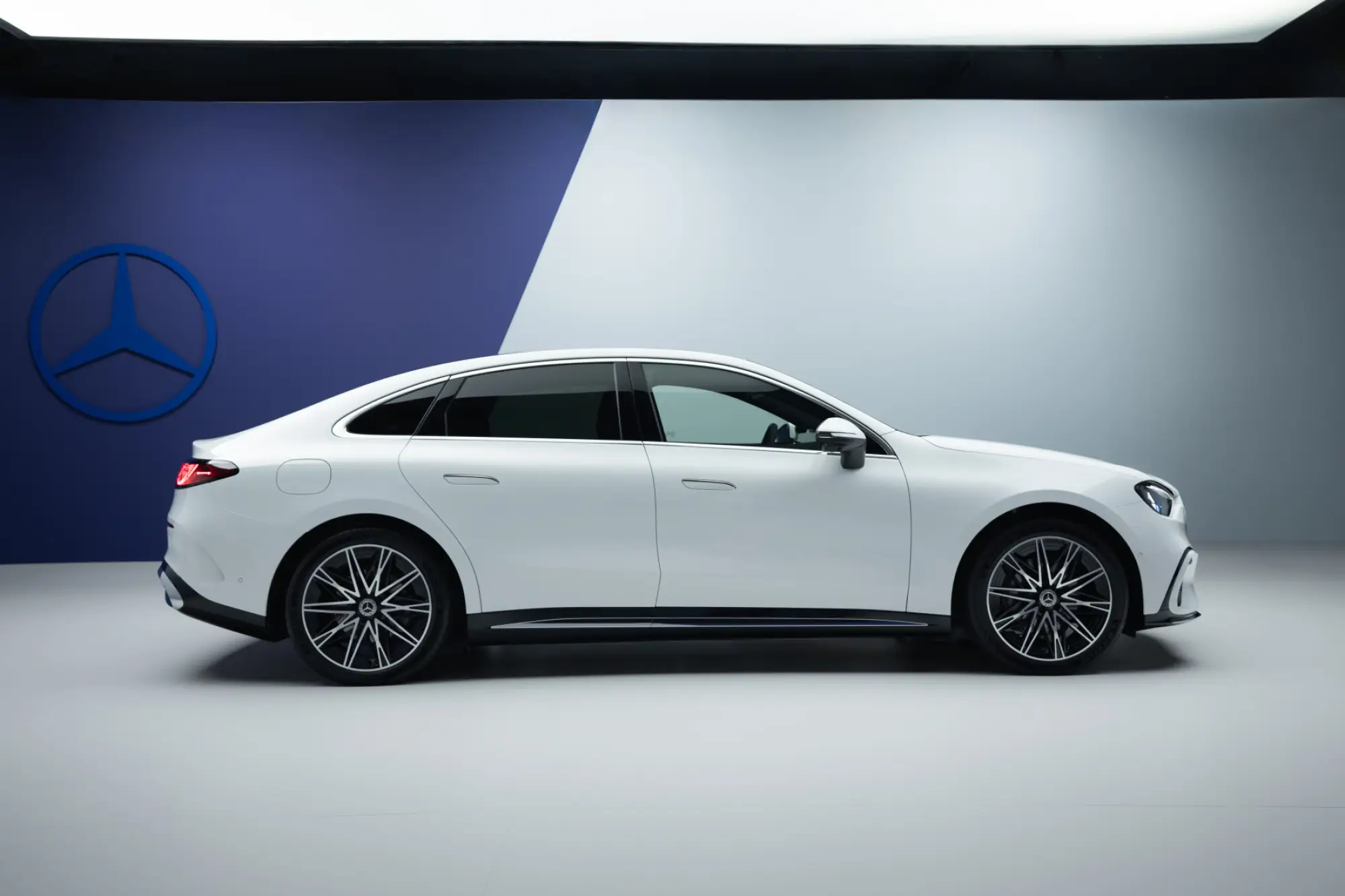 Mercedes Classe C elettrica - 54