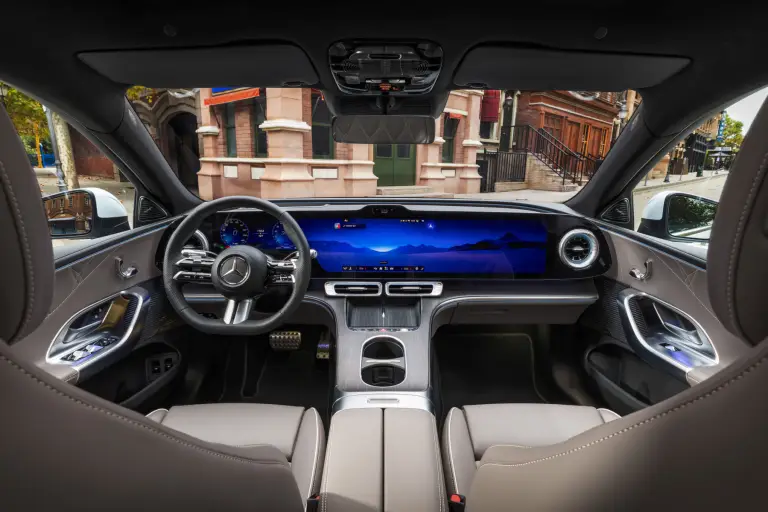 Mercedes Classe C elettrica - 38