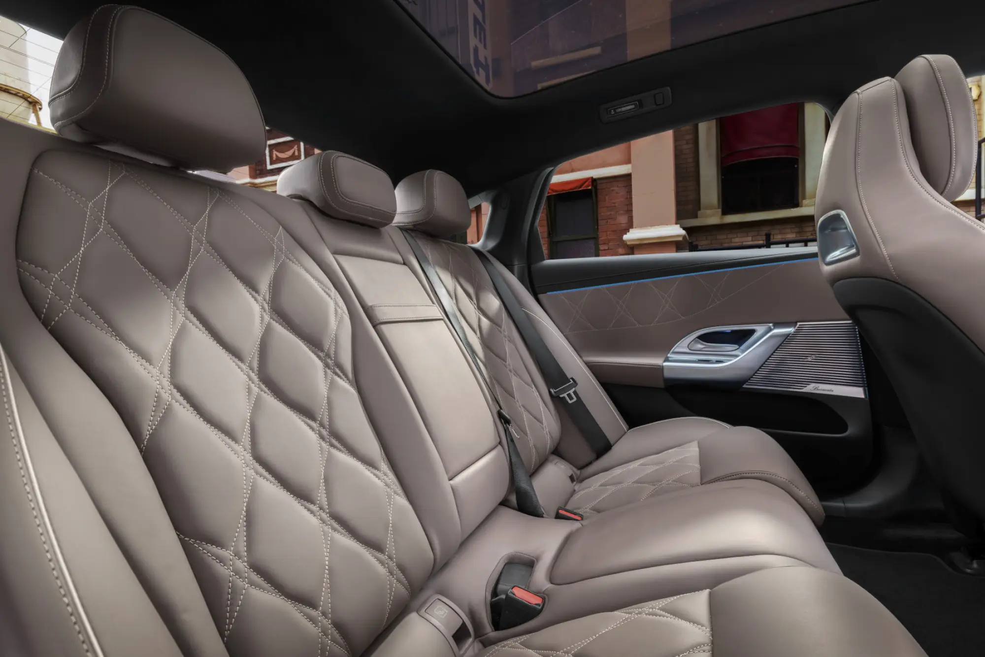 Mercedes Classe C elettrica - 35