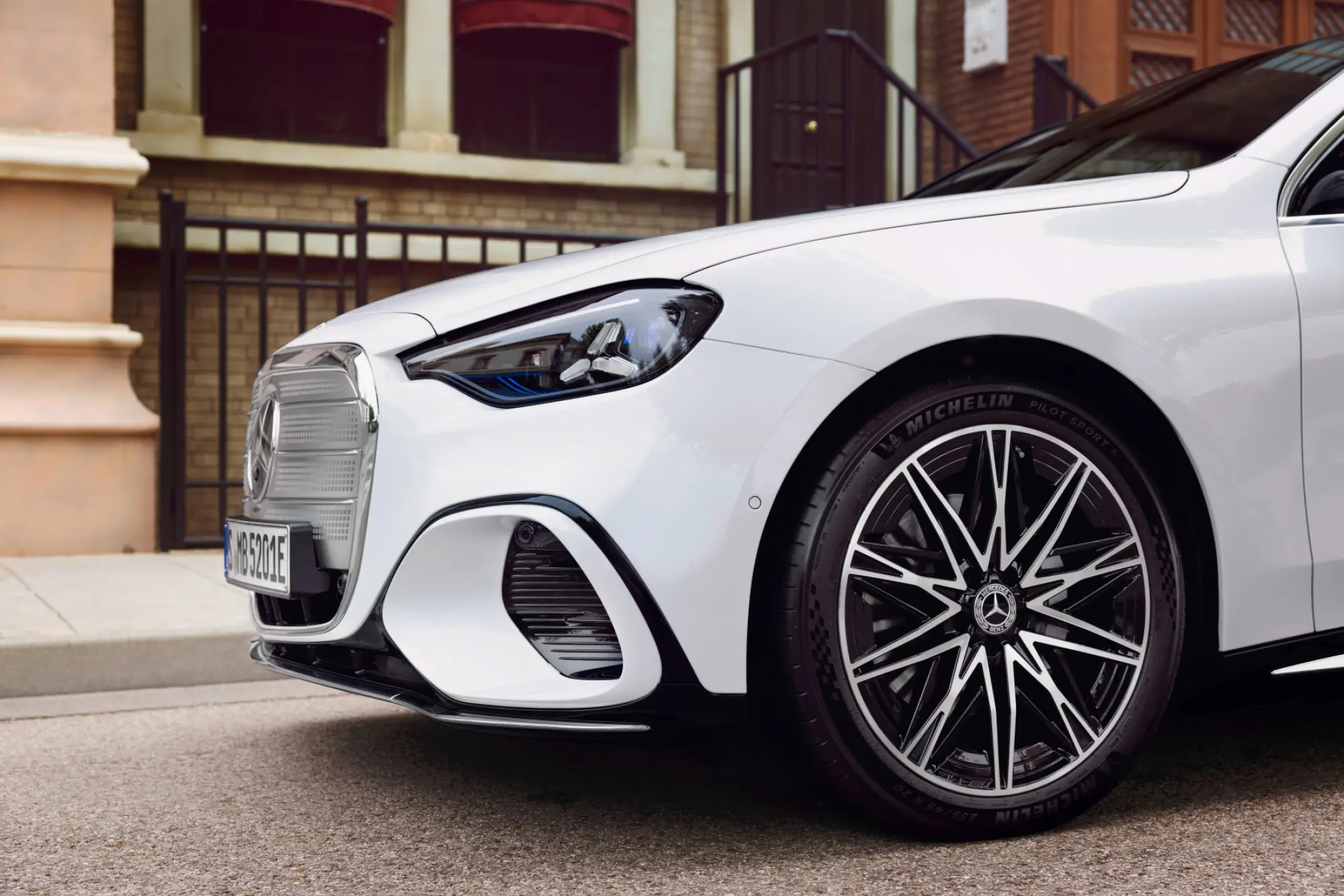 Mercedes Classe C elettrica - 33