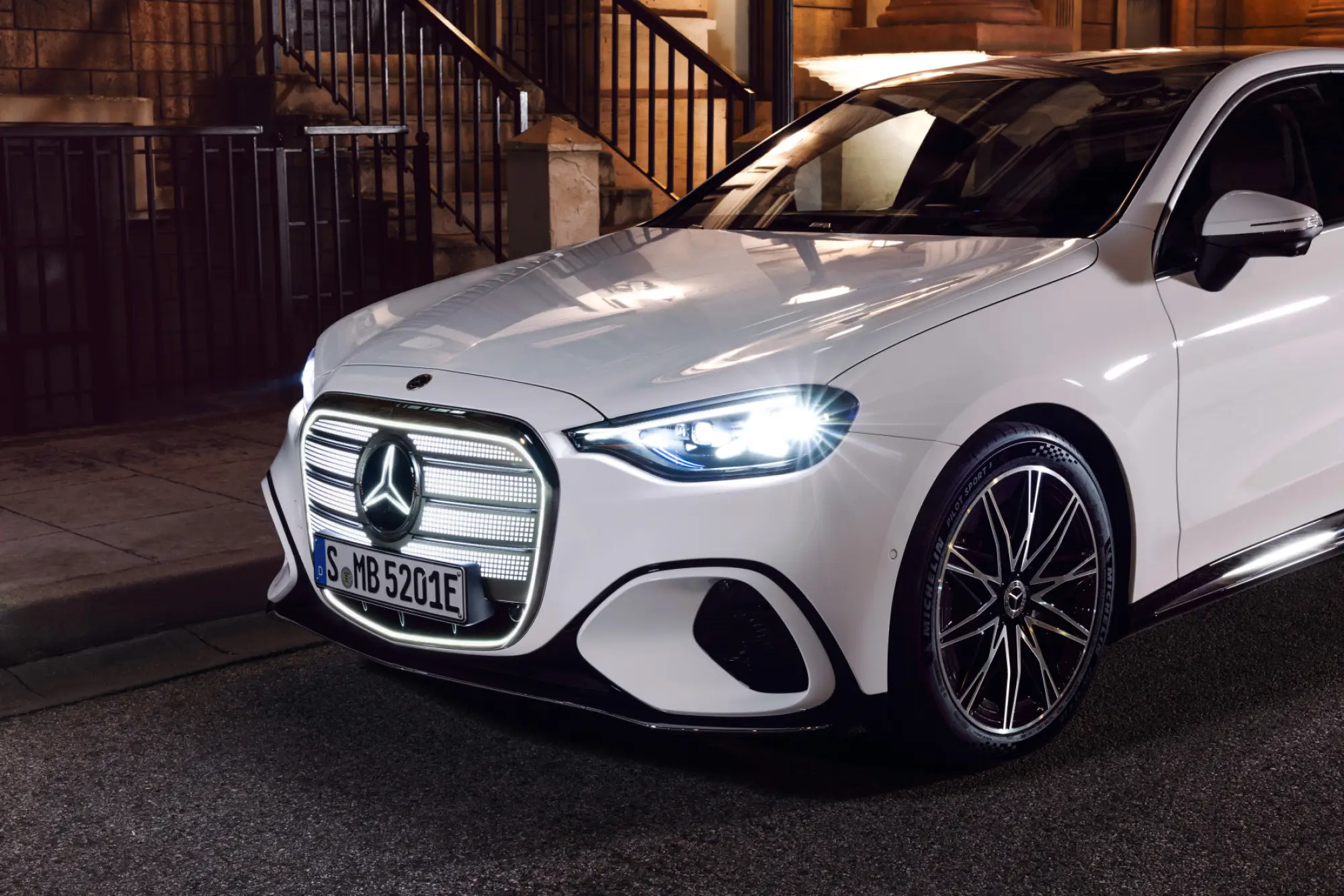 Mercedes Classe C elettrica - 34