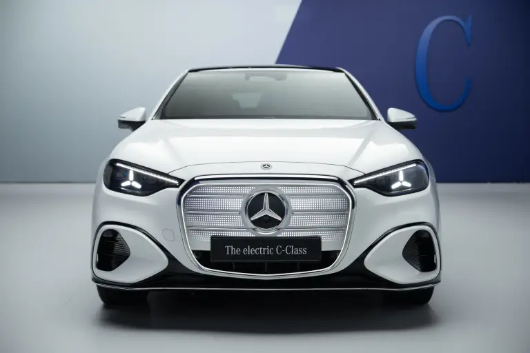 Mercedes Classe C elettrica - 30