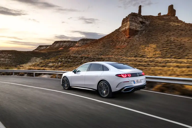 Mercedes Classe C elettrica - 24