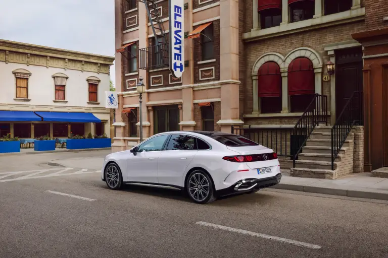 Mercedes Classe C elettrica - 21