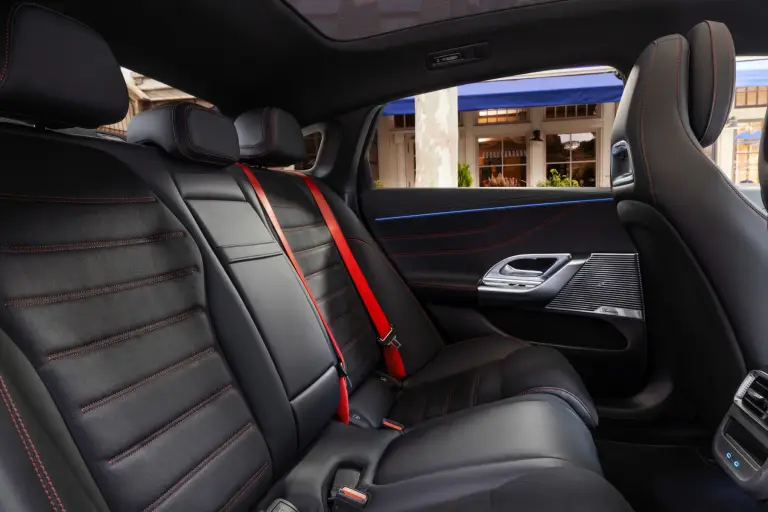 Mercedes Classe C elettrica - 15