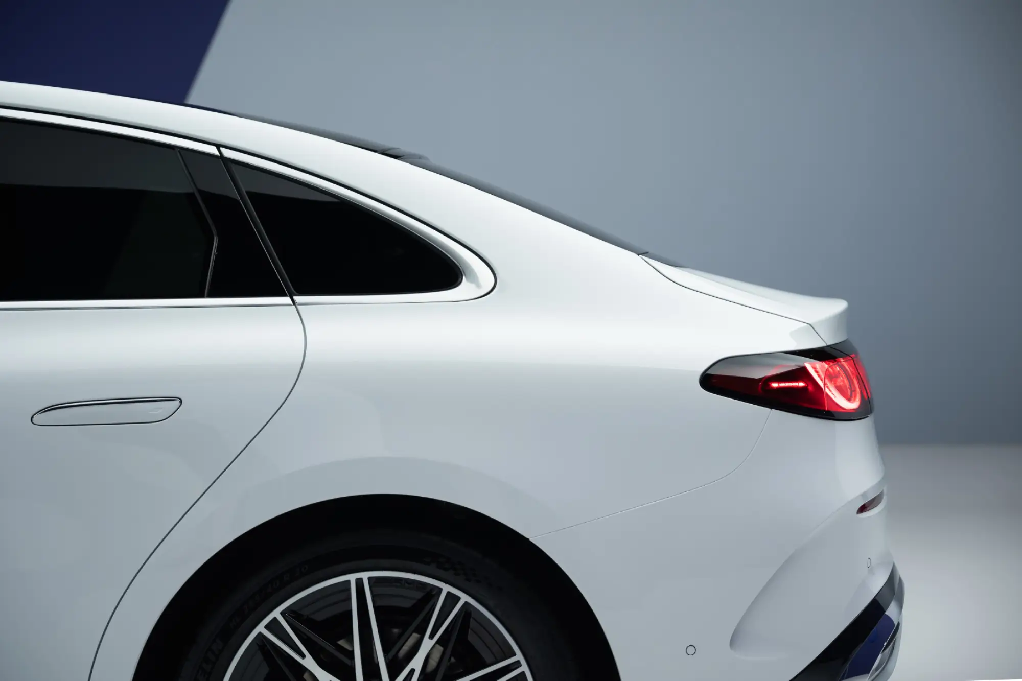 Mercedes Classe C elettrica - 49